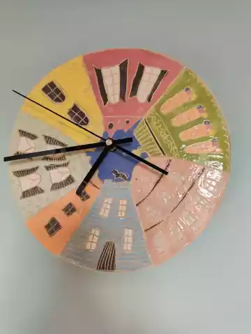 Zegar ceramiczny z domkami