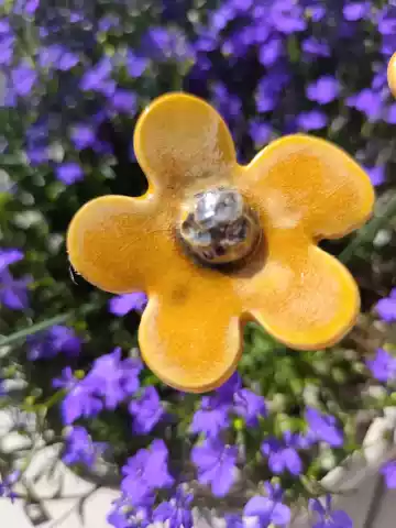kwiat ceramiczny morelowy