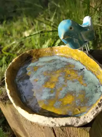 Poidło ceramiczne z błękitnym ptaszkiem