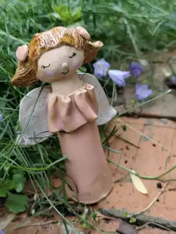 anioł ceramiczny
