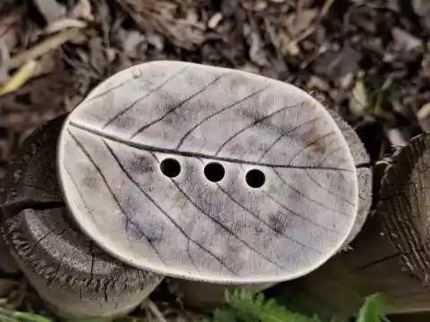 Mydelniczka ceramiczna liść