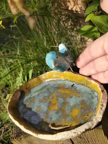 Poidło ceramiczne z błękitnym ptaszkiem