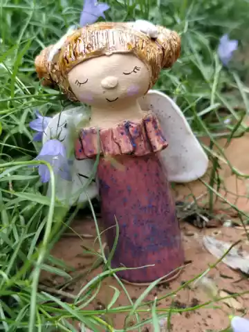 anioł ceramiczny