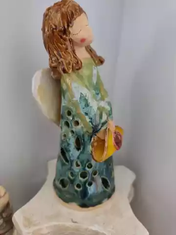 anioł ceramiczny