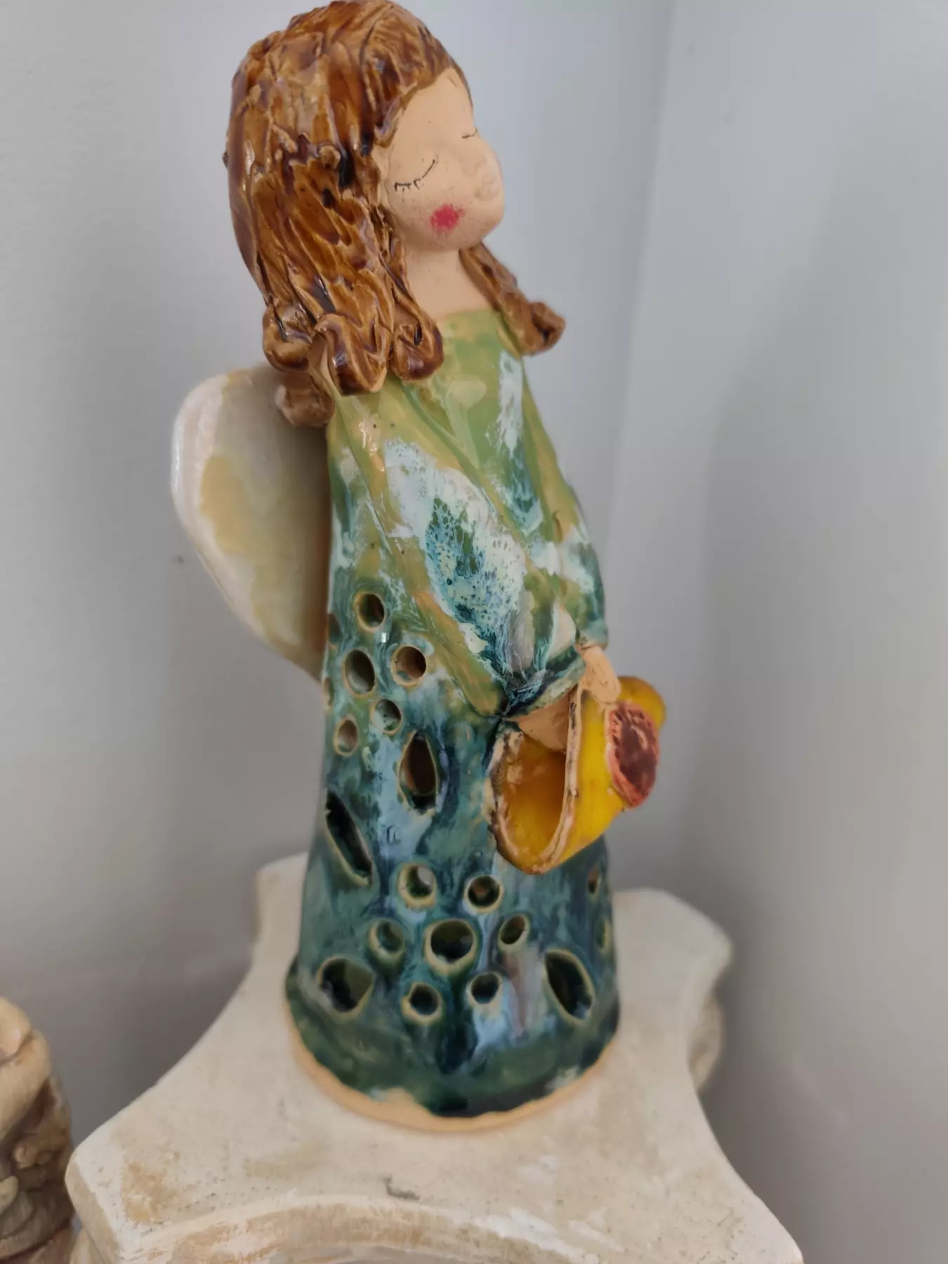 anioł ceramiczny