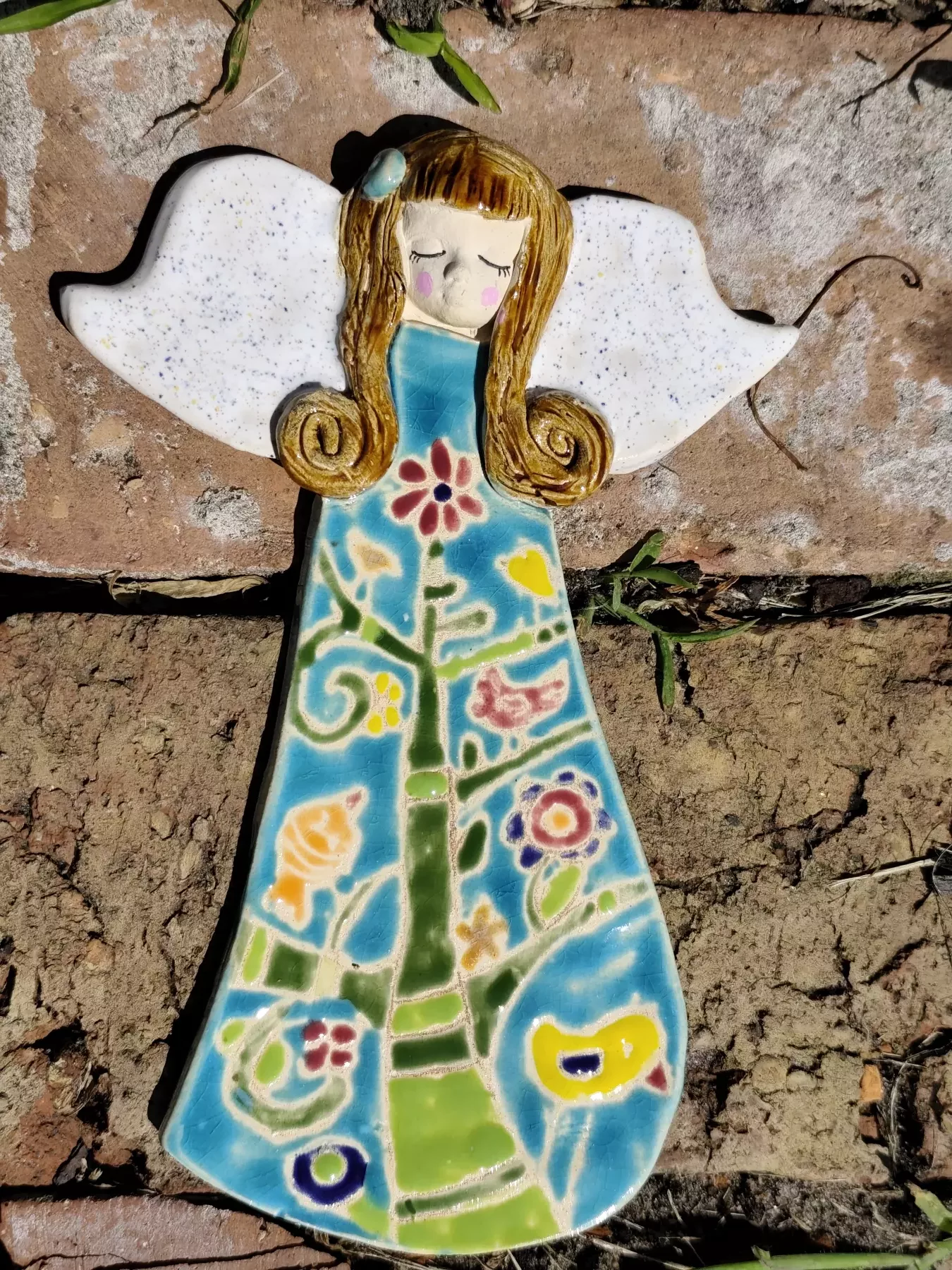 anioł ceramiczny ptaszki na drzewie