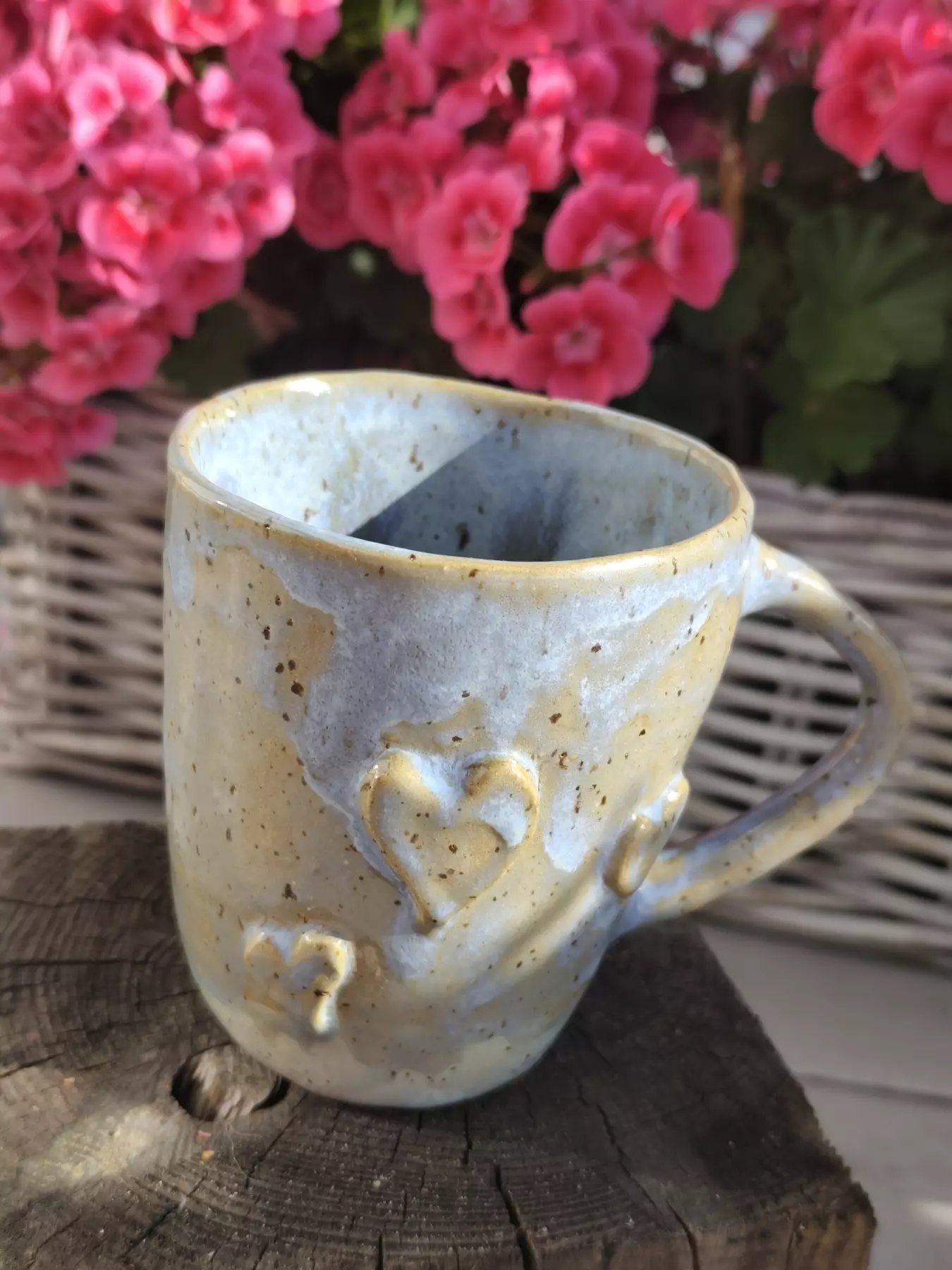 Kubek ceramiczny z sercem