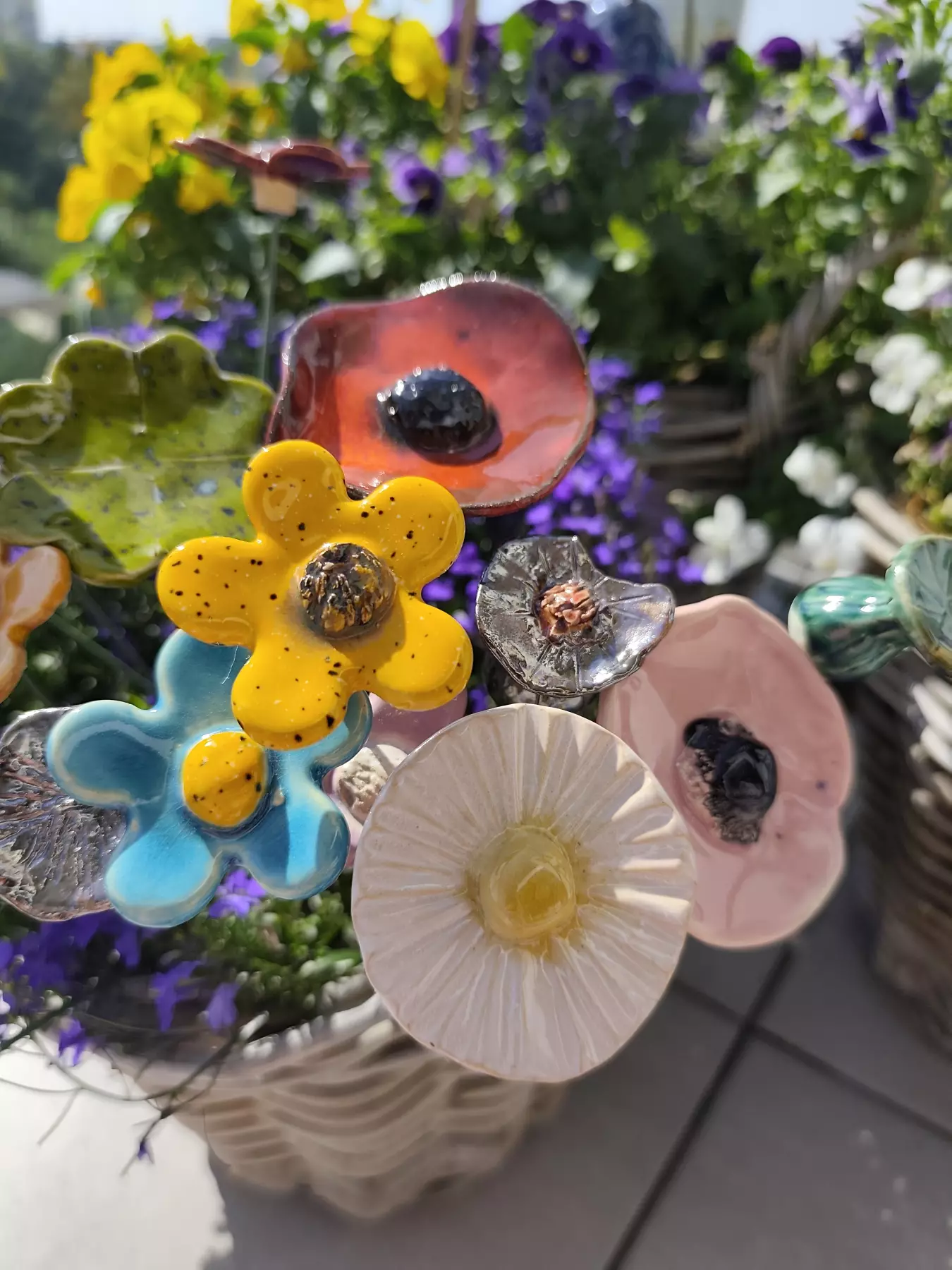 kwiat ceramiczny stokrotka