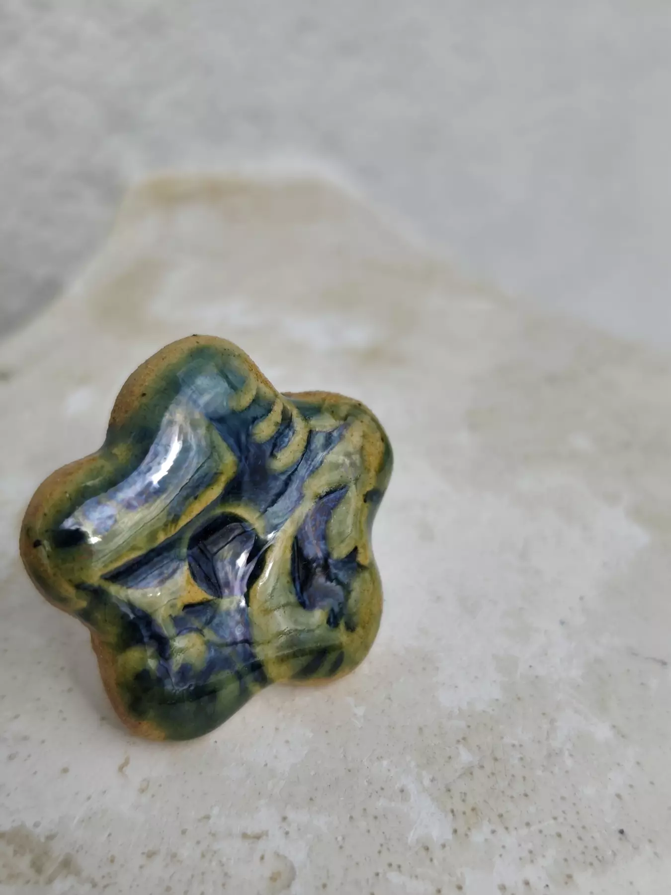 pierścionek ceramiczny kwiatek