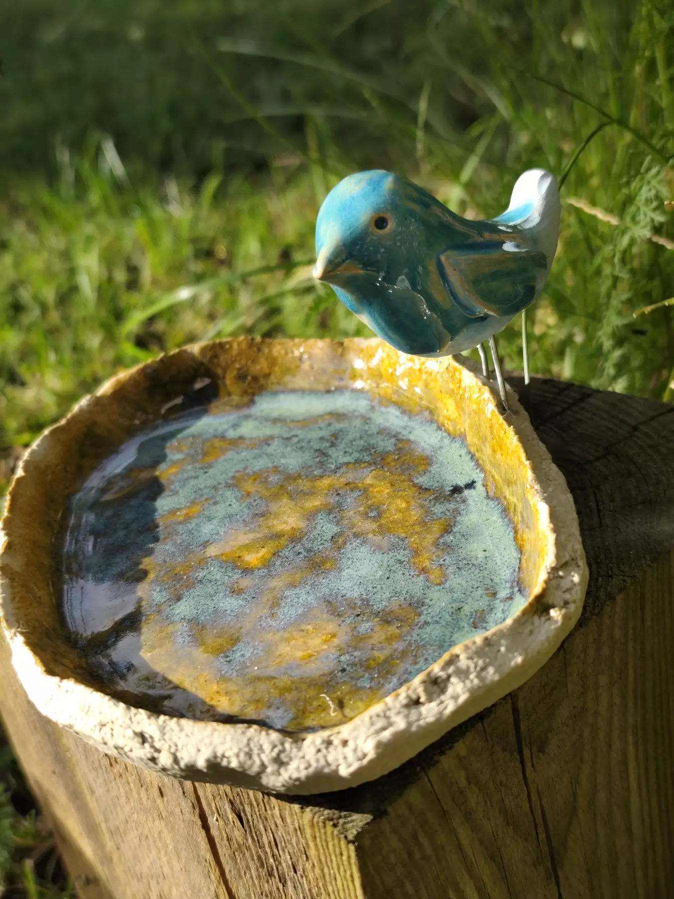 Poidło ceramiczne z błękitnym ptaszkiem